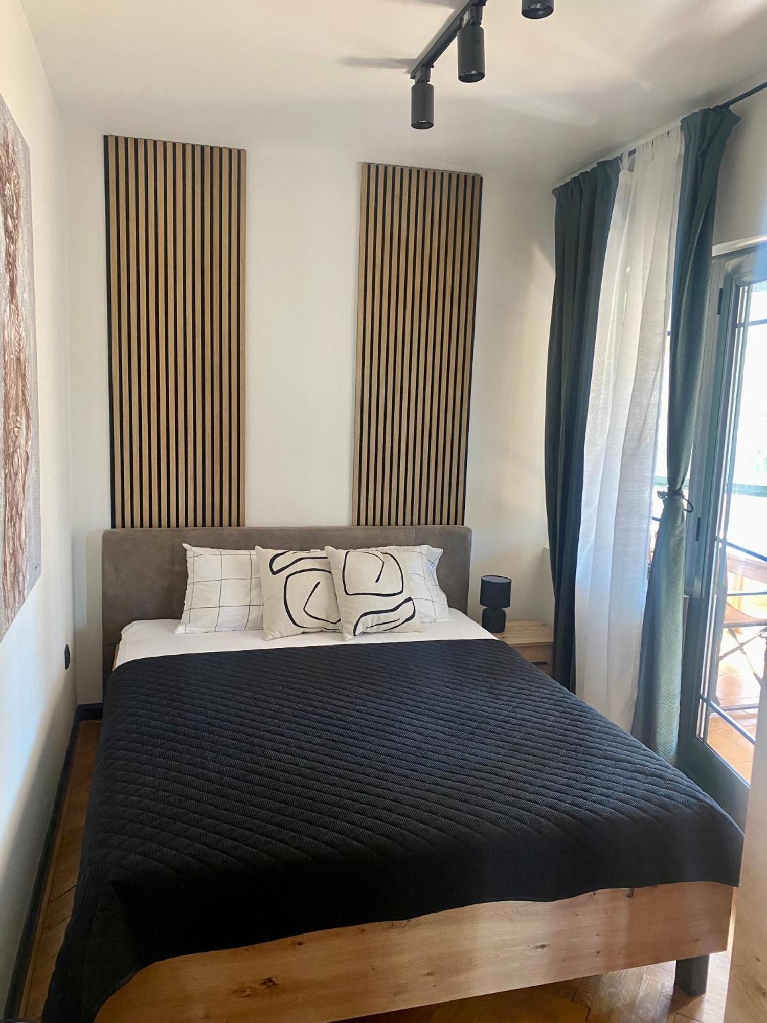 Lola Apartment *